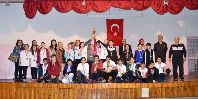 Altıeylül Ortaokulu Madalyaya Doymuyor