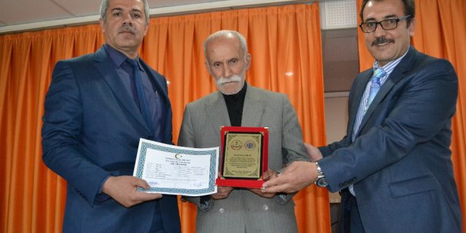 68 Yaşında Liseyi Bitirdi