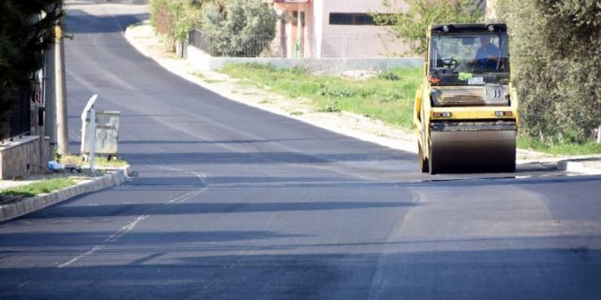 Aliağa’da Asfalt Kaplama Çalışmaları Hızla Sürüyor