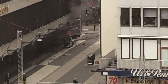 Stockholm’de Kamyon Kalabalığa Daldı