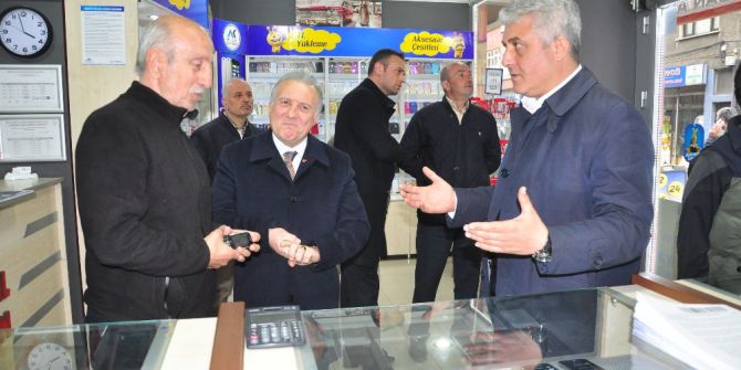 Ak Parti Trabzon Milletvekilleri Referandum Çalışmalarını Sürdürdü