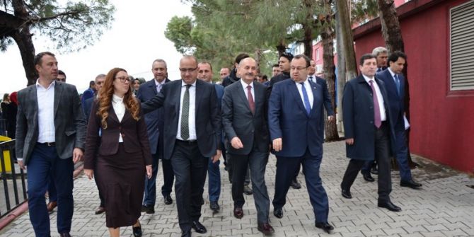 Bakan Müezzinoğlu, Biga’da İşçilerle Buluştu.