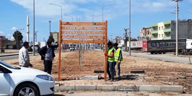 Kızıltepe’de Çevre Düzenlemeleri Devam Ediyor