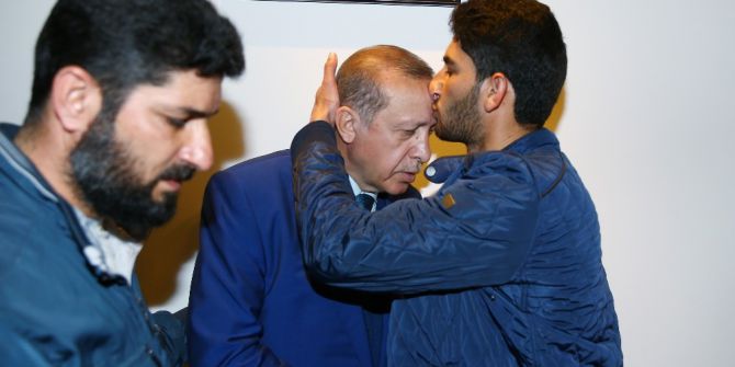 Cumhurbaşkanı Erdoğan, İdlib’deki Kimyasal Saldırıda İkizlerini Kaybeden Baba İle Görüştü