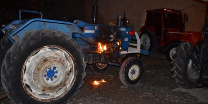 Yanan Traktörü Polis Söndürdü