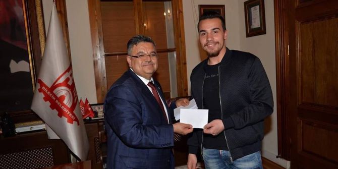 Başkan Yağcı, Şampiyon Takımın Primlerini Dağıttı