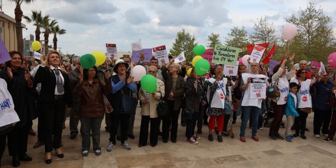 Urla’daki Demokrasi Şenliğine Yoğun Katılım