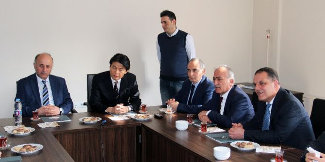 Japon Hitachi Firması Atatürk Üniversitesi’nde