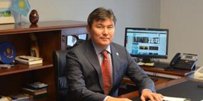 Nazarbayev O İsmi İmzaladı