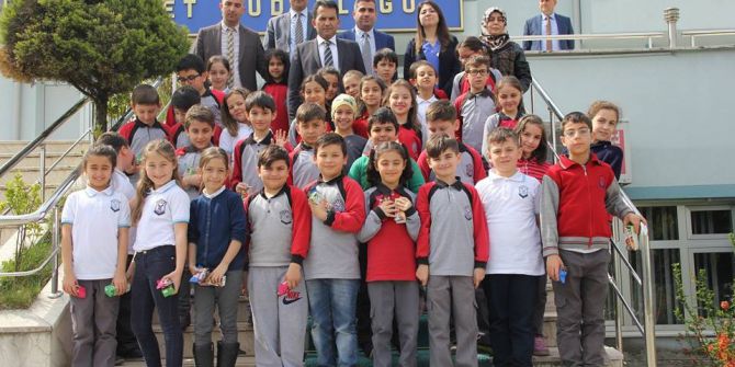 Öğrencilerden Polis Amcalarını Ziyaret