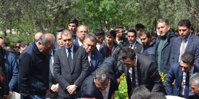 Bakan Çelik, Mitinge Gelirken Kazada Hayatını Kaybeden Vatandaşın Cenazesine Katıldı