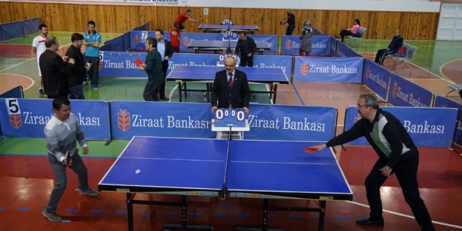 Vali Aktaş Masa Tenisi Oynadı