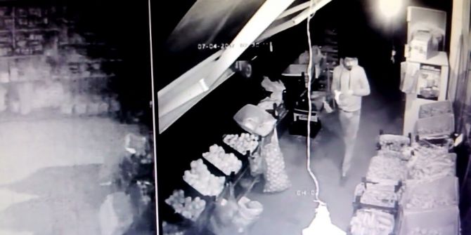 Hırsızlık Şüphelisini Cami Cemaati Fark Etti