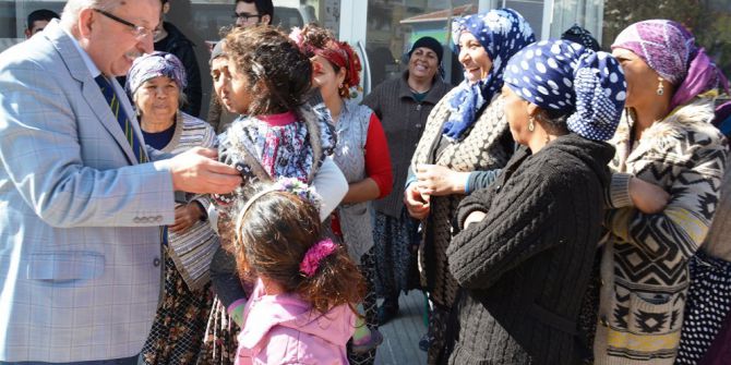 Başkan Albayrak, Saray Romanlar Derneği’ni Ziyaret Etti