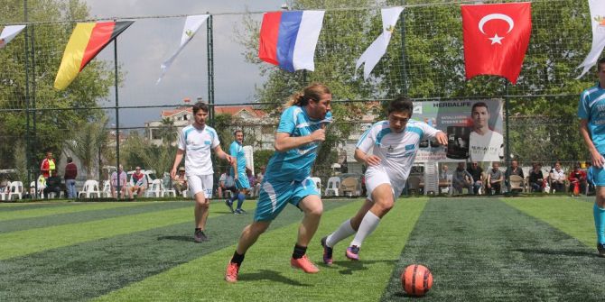 Kemer’de Dostluk Turnuvası