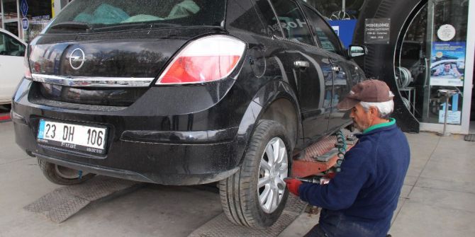 Lastikçilerde Yaz Lastiği Mesaisi