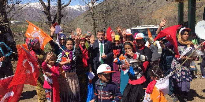 Özbek Ve Algül Sınırda Türk Bayrakları İle Karşılandı