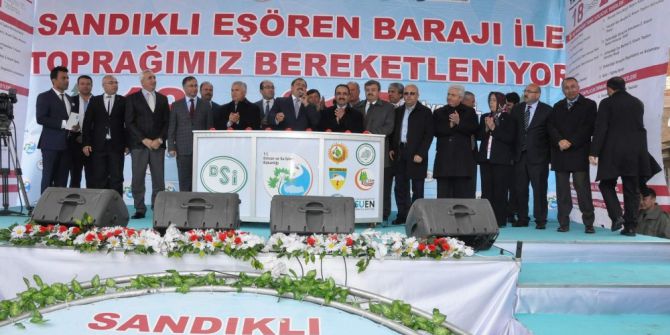 Bakan Eroğlu: "Rahmetli Özal’ı Başkanlık Sistemi Getirecek Diye Zehirlediler"