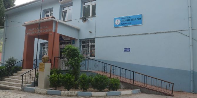 Okulun Engelli Rampası Ve İkinci Giriş Kapısı Belediyeden