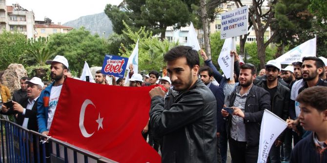 “Türkiye İçin Evet” Yürüyüşü Hatay’da Miting Havasında Geçti