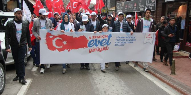 Gençler ‘Evet’ İçin Yürüdü