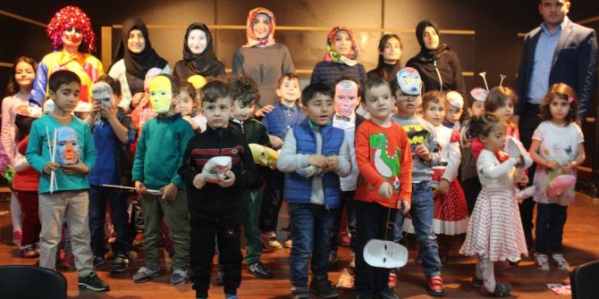 Öğrencileri İçin Sahneye Çıktılar