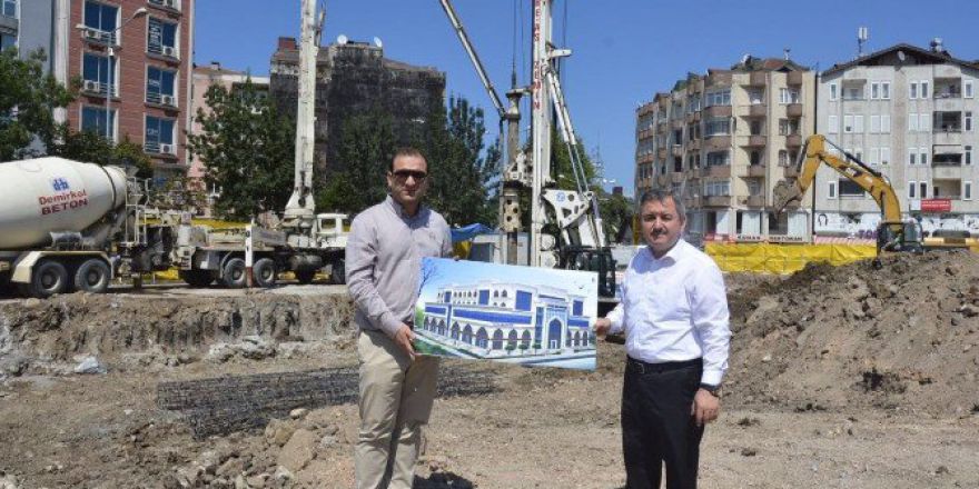 Fatsa Belediye Binası Tam Gaz