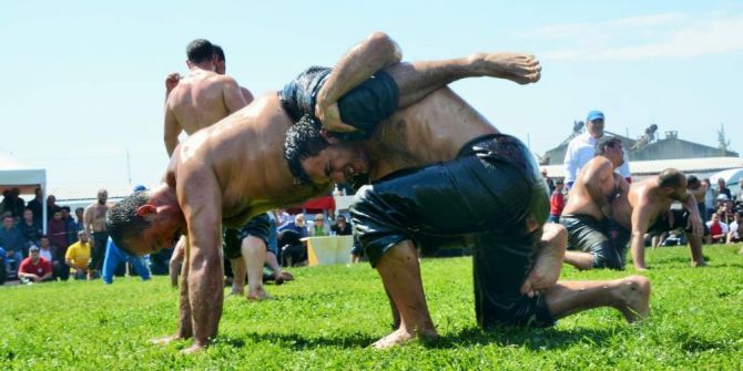 Pehlivanlar Aliağa’da Er Meydanına İndi