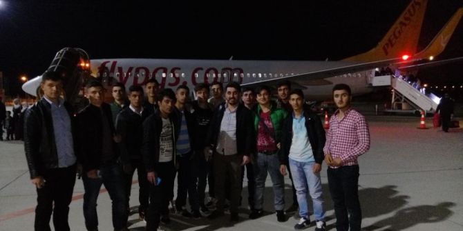 Sasonlu 15 Öğrenci Prag’a Gönderildi