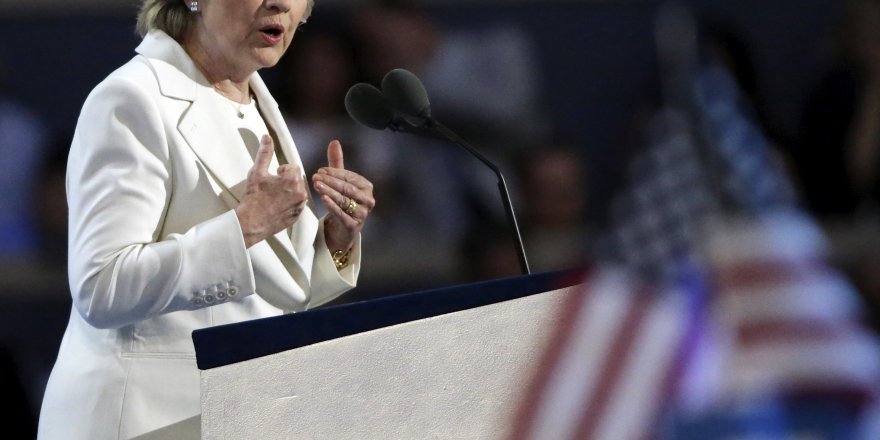 Clinton, Demokratların Başkan Adaylığını Resmen Kabul Etti