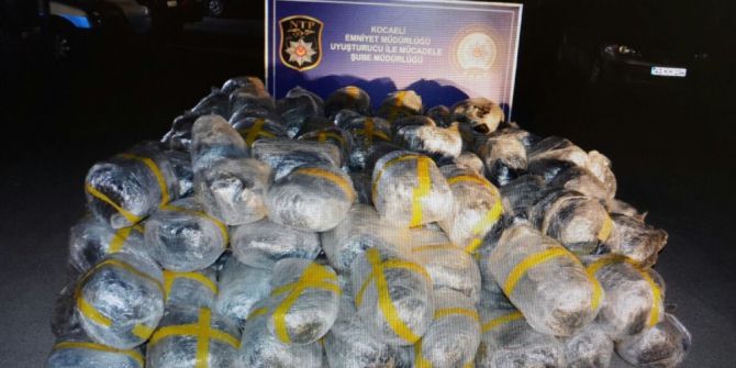 Saman Yüklü Tırda 770 Kilo Esrar Ele Geçirildi