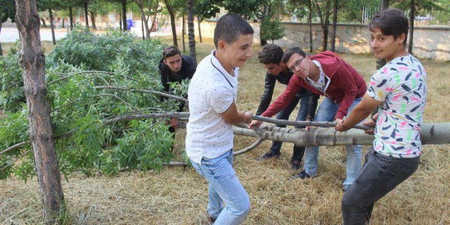 Tavşanlı’da Sağanak Yağış