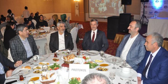 Gaziantep’te Referandum Ve Başkanlık Konferansı