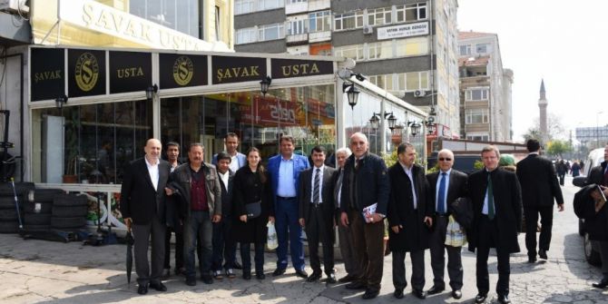 Ayhan İstanbul’daki Akçakalelilerden Evet İçin Destek İstedi