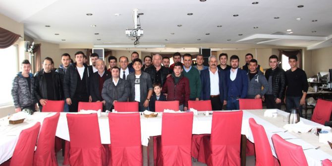 Başkan Demirtaş Gülüçlü Gençlerle Kahvaltıda Buluştu