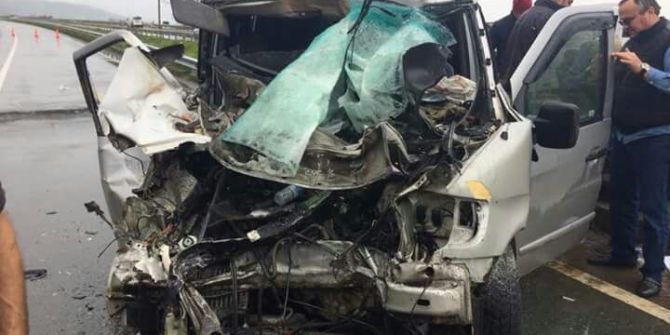 Rize’de İtfaiye Aracı Gürcü Plakalı Minibüsle Çarpıştı: 1 Ölü, 6 Yaralı
