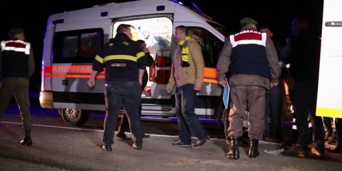 Maç Dönüşü Kaza: 1 Ölü,19 Yaralı