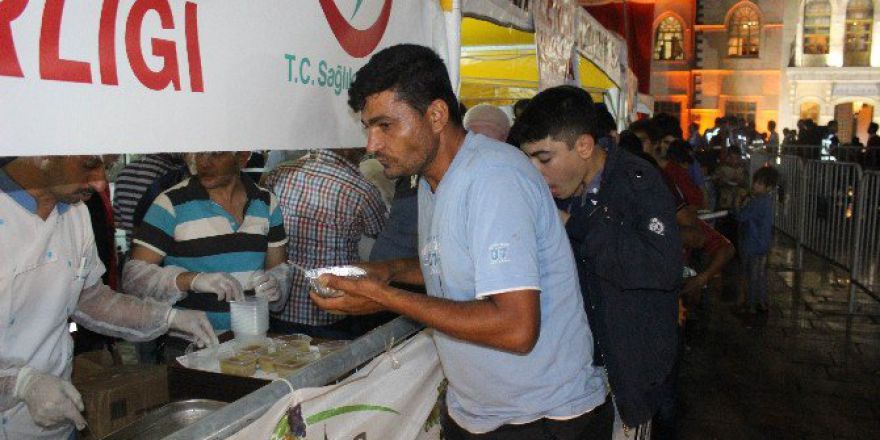 Kilis’te Demokrasi Nöbeti Sürüyor