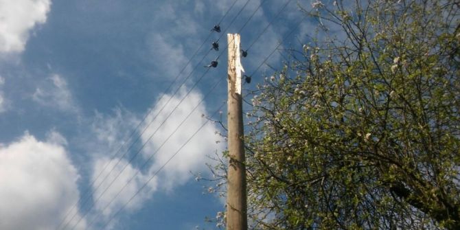 Elektrik Direğine Yıldırım Düştü