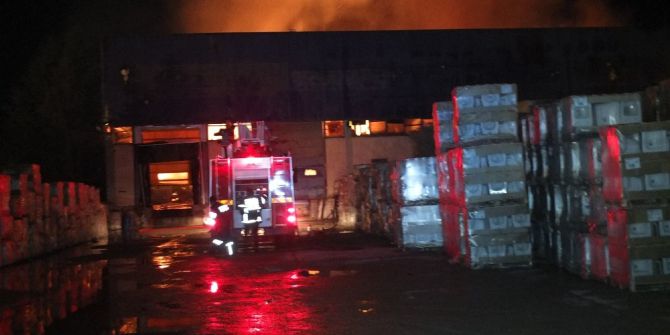 Bozüyük’te Depo Yangını