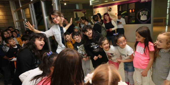 Karşıyaka’daki Bilim Merkezine Ziyaretçi Akını