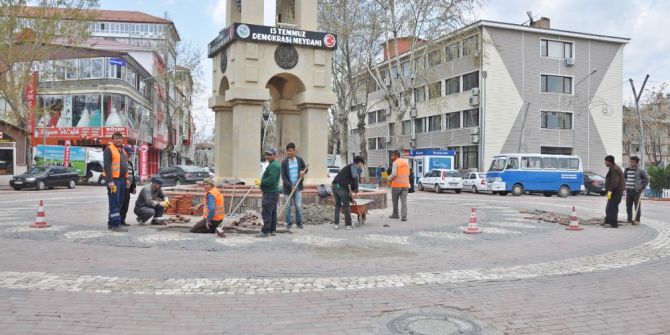 Gölbaşı İlçesinde Yol Bakım Çalışmaları Sürüyor