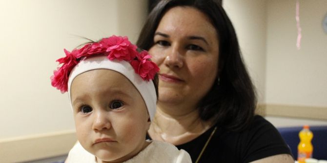 Anne Kokusuyla Hayata Bağlandı