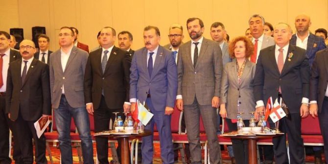 Işık’a Demokrasi Ödülü