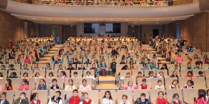 Çocuk Tiyatroları Festivalinde 6 Bin 433 Kişi Tiyatroyla Buluştu