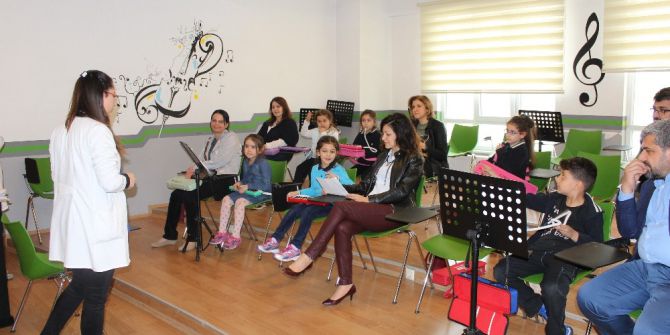 Öğrenciler Velileri İle Birlikte Seramik Çalışması Yaptı