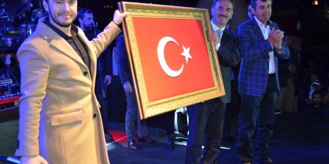 Gemlik’te Mustafa Ceceli Rüzgârı