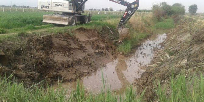 Bataklık Olan Karaköy Deresi Temizlendi