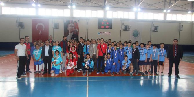 Yıldızlarda Hentbolun Şampiyonları Belli Oldu