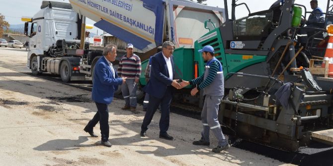 Büyükşehir’den Çomaklı’ya Sıcak Asfalt